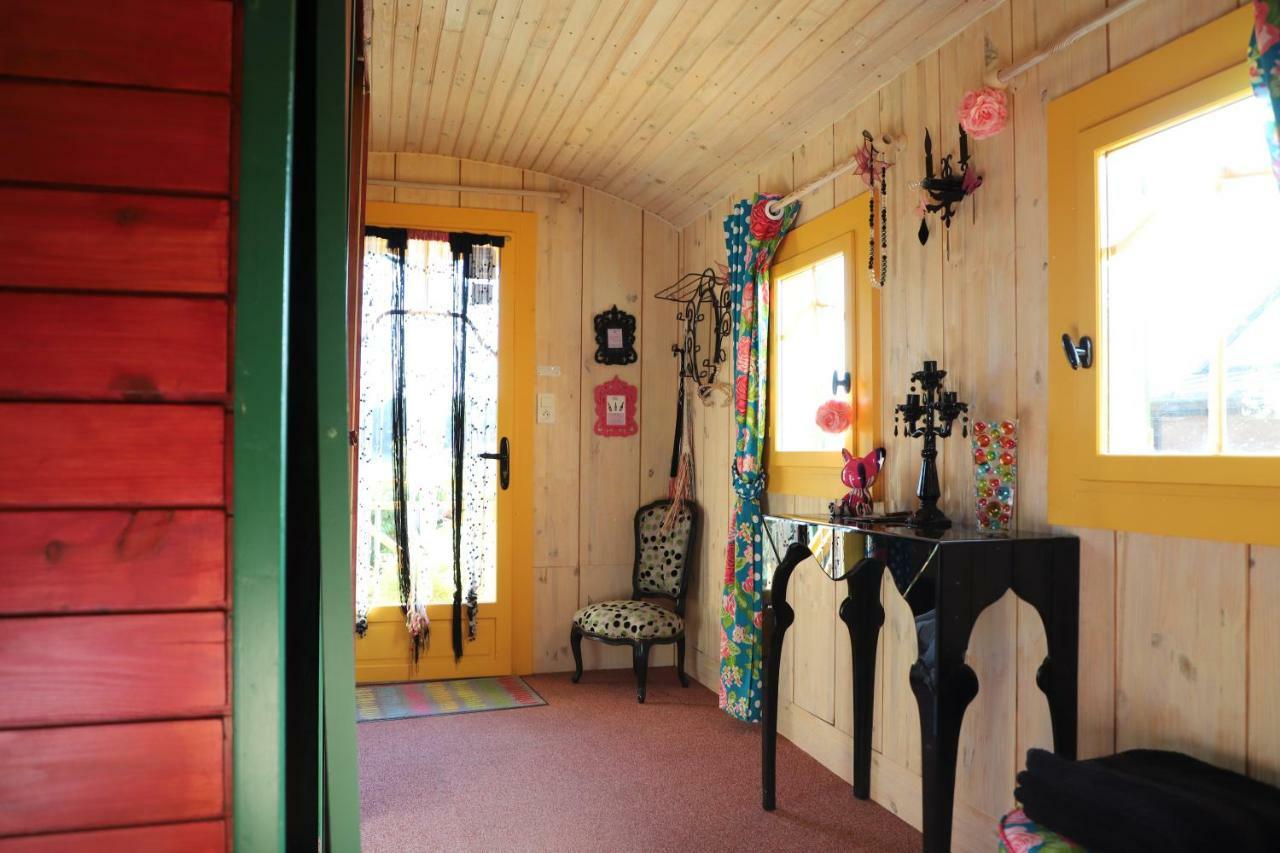 Bed and Breakfast Roulotte La Dominique Romery  Экстерьер фото
